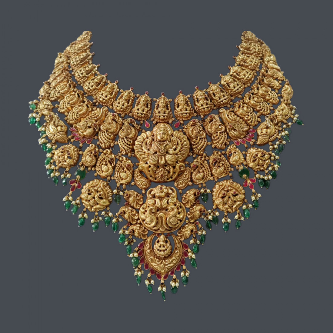 GOLD NECKLACE