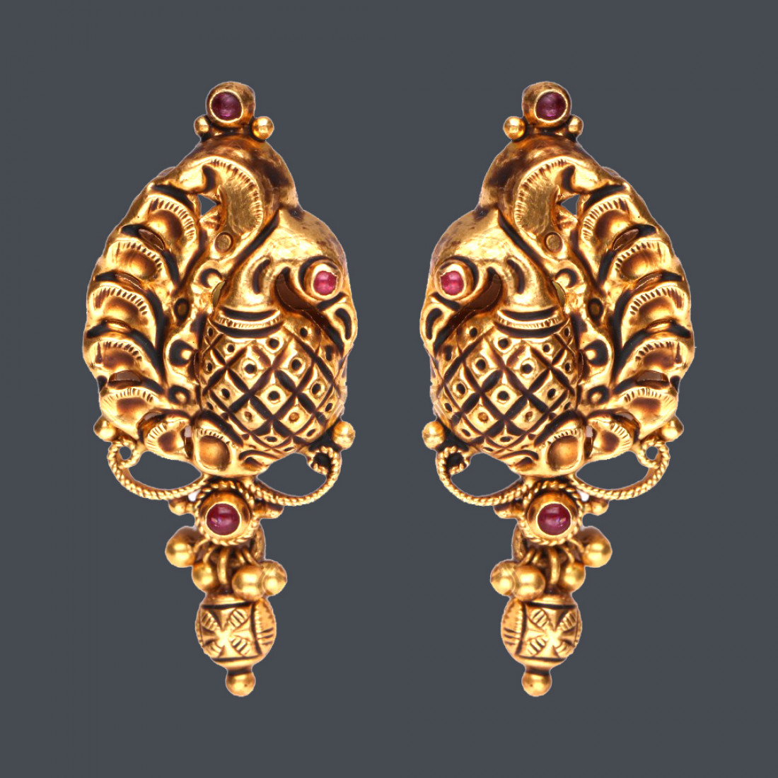 GOLD STUDS M32083