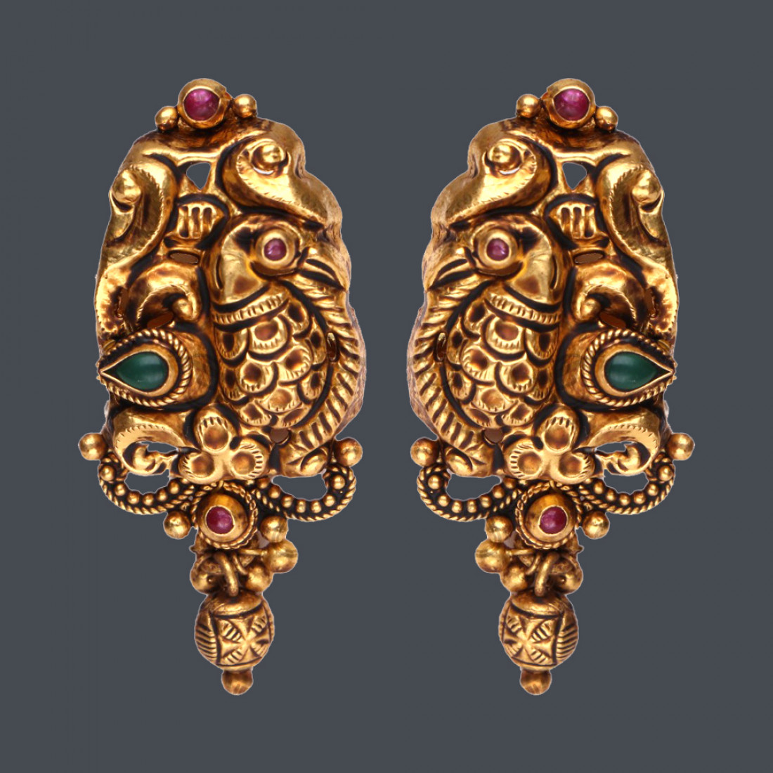 GOLD STUDS M54874